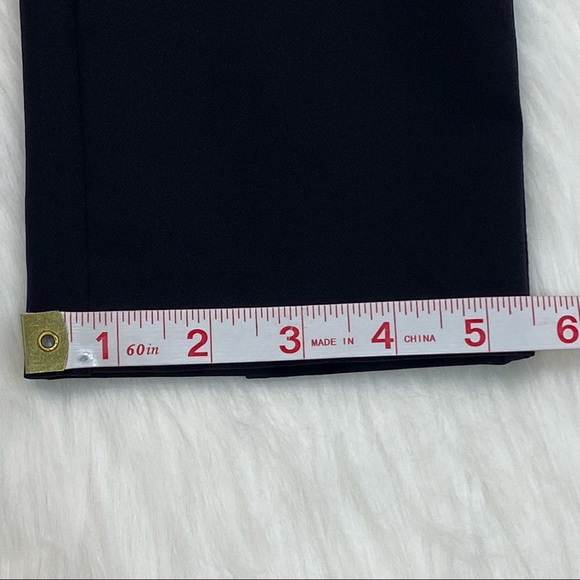 Calvin Klein Stretch Skinny
Pants
Size 4 - Picture 9 of 14